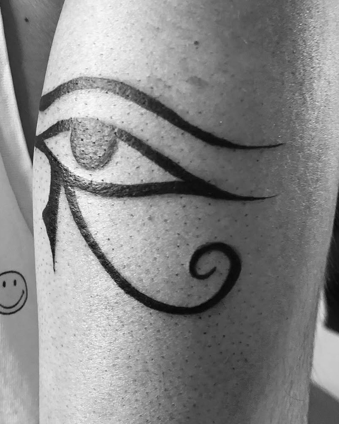 Ojo de Horus en el brazo